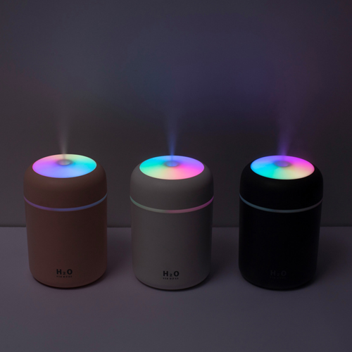 Umidificatore d'aria portatile con diffusore di aromi e oli essenziali per auto e casa.